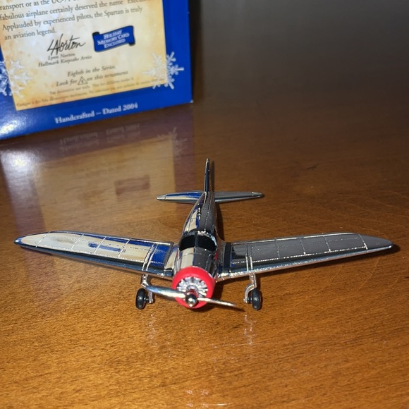 [Hallmark] Spartan Model 7-W Executive Ornament - Picture 3 of 3